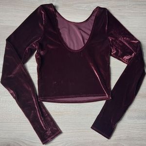 Long sleeve cropped burgundy velvet top